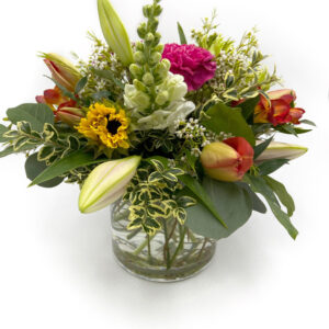 Valentines Day flower arrangement, delivery to Parksville Qualicum Beach
